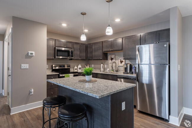 Kitchen Island - The Crest at Williams Creek