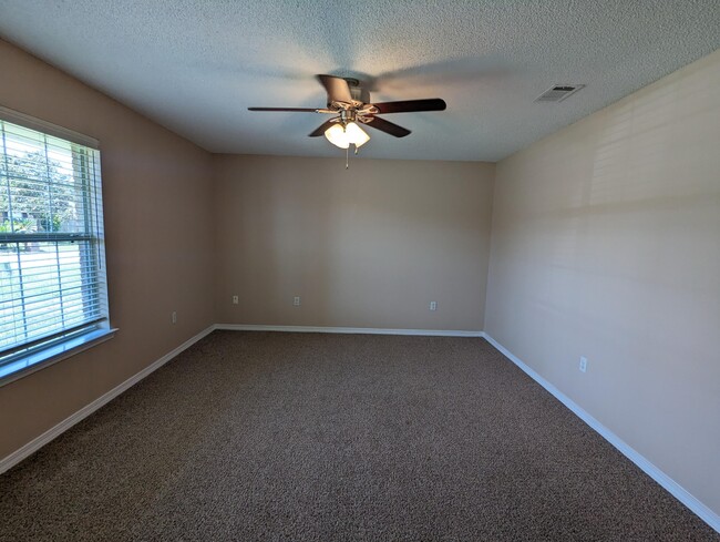 Building Photo - 9768 Parker Lake Cir