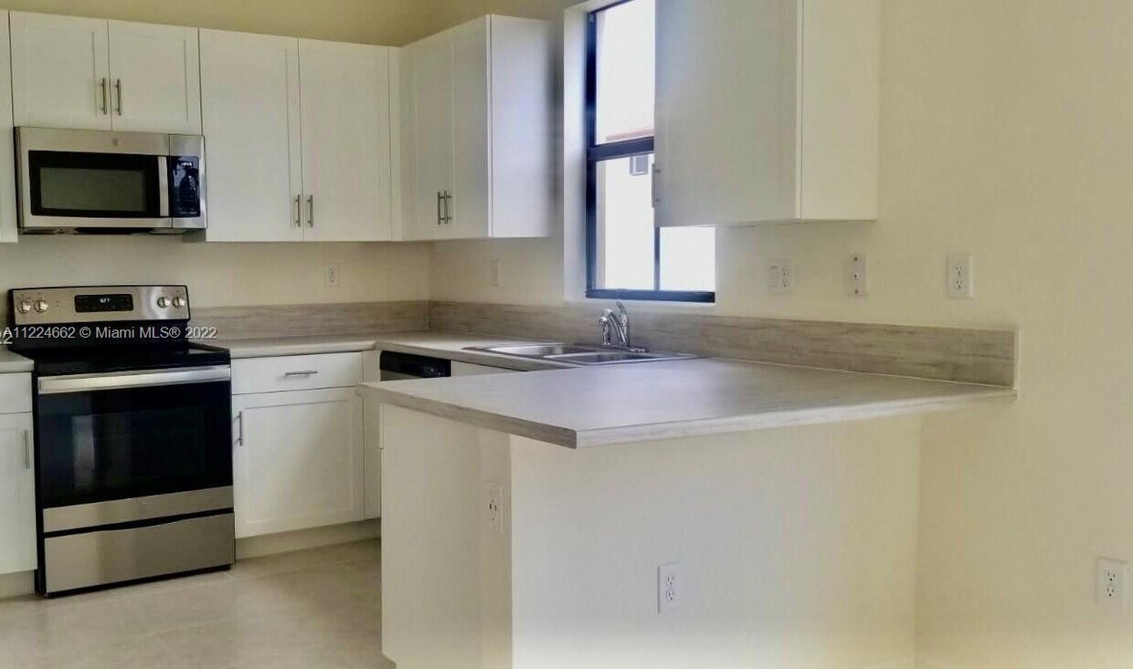 11044 West 33rd Ct, Hialeah, FL 33018 Townhome Rentals in Hialeah FL