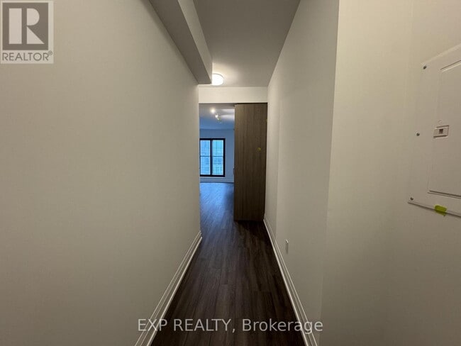 Building Photo - 20 Soudan Ave