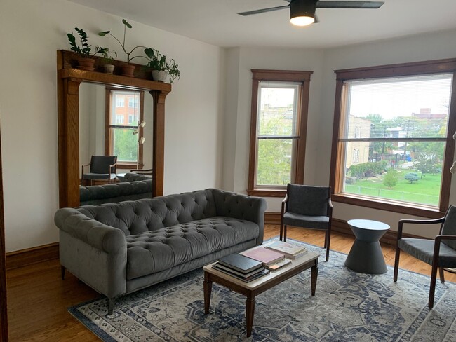 Building Photo - 3341 W Adams St