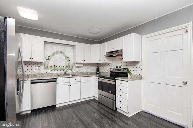 Foto del edificio - 41 Holstone Ln