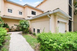 Building Photo - 2916 Tuscany Ct