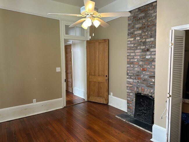 Building Photo - 306 S Murat St