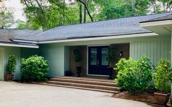 Building Photo - 2 Abbott Ln