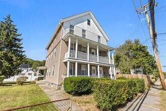 Building Photo - 884 Smithfield Ave