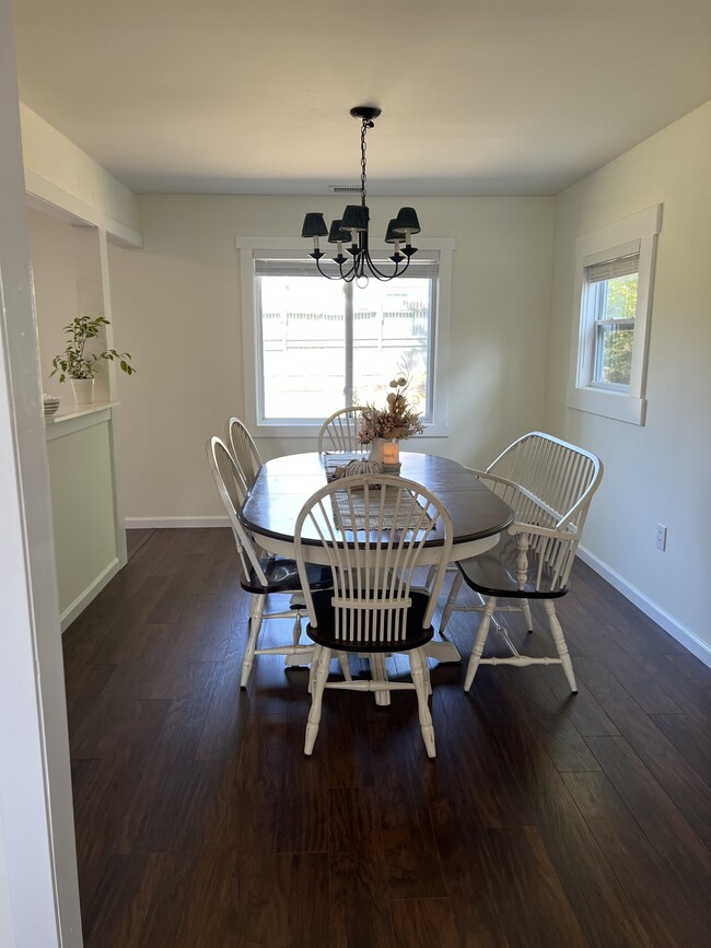 Foto del edificio - 140 Torpedo Rd