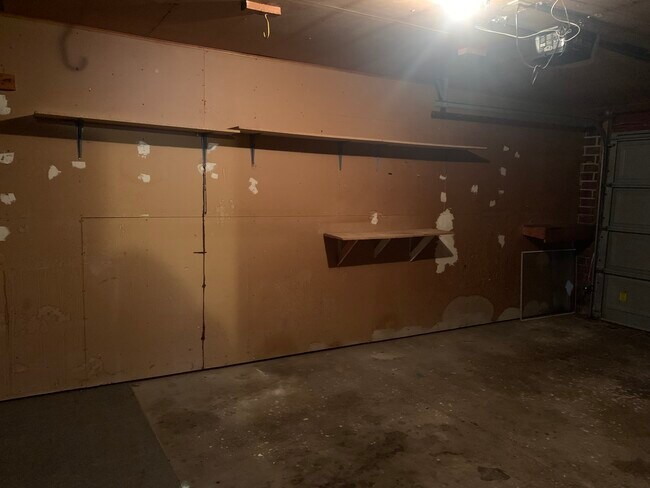 Building Photo - 2714 W Millbrook Ct