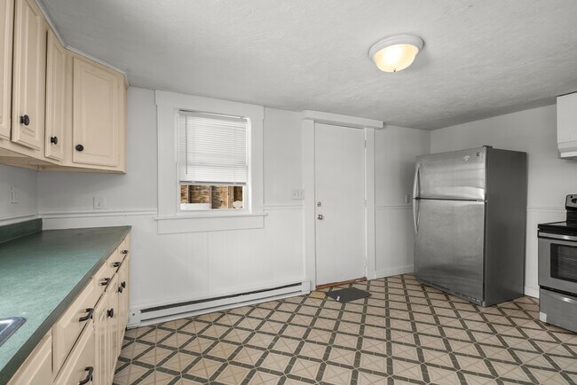 Building Photo - 25 Nashua St