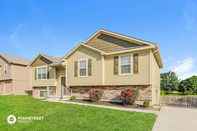 Foto del edificio - 309 Golfview Dr, Pleasant Hill, MO 64080