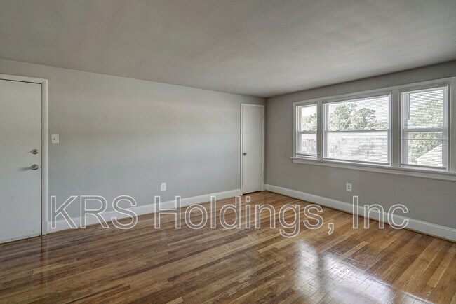 Foto del edificio - 5423 Remuda Dr