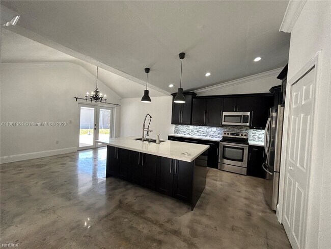 Building Photo - 4 br, 2 bath House - 9350 NW 34th Ct