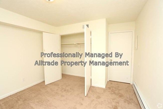 Building Photo - 1760 McCullough Dr