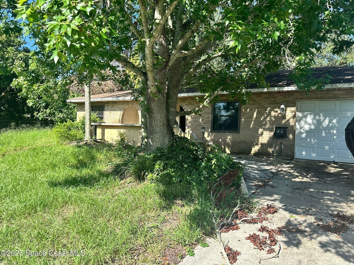 Primary Photo - 836 Glencove Ave NW