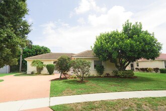 Building Photo - 6788 Las Colinas St