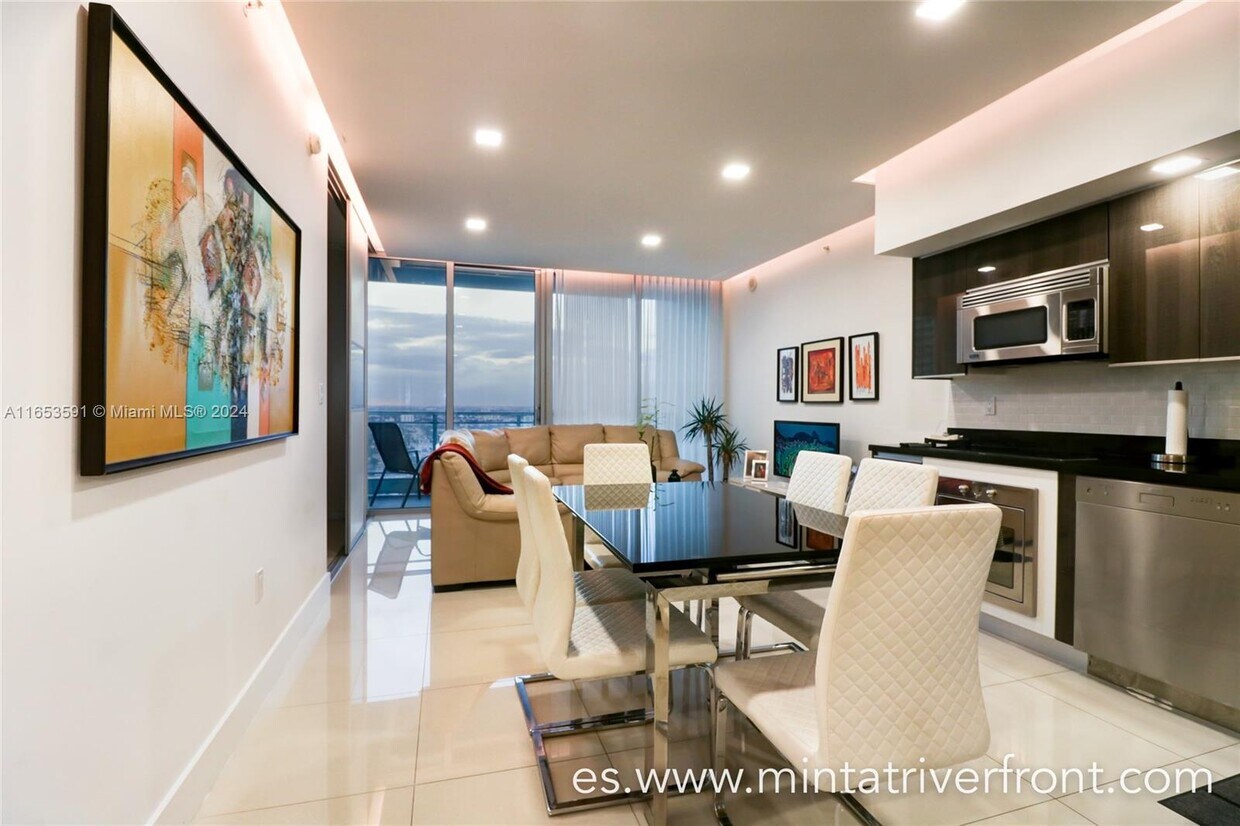 Foto principal - 92 SW 3rd St