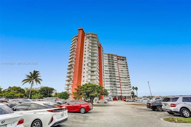Foto del edificio - 1351 NE Miami Gardens Dr