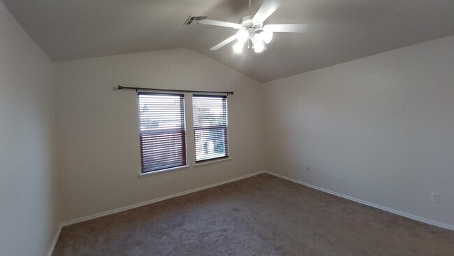 Foto del edificio - 18116 Viento Dr