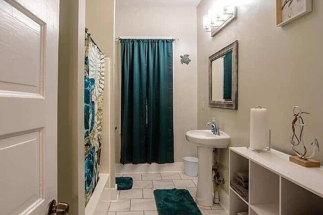 Foto del edificio - 825 E 35th St