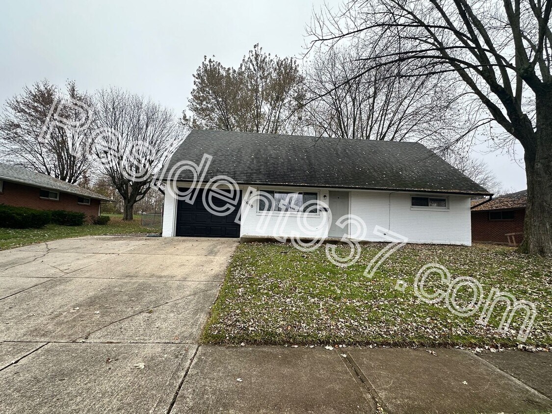 Foto principal - 4 Bed 2 Bath