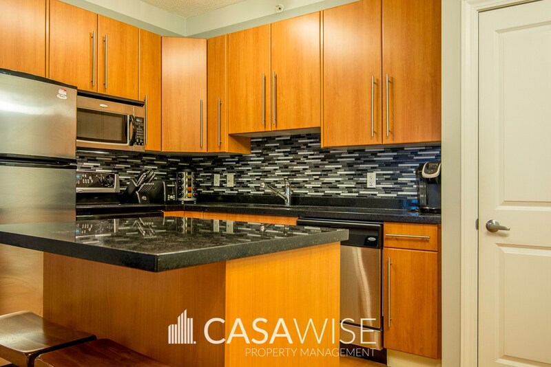 Photo principale - 9819-9819 104 Street NW