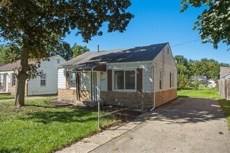 Building Photo - 2223 E Bergin Ave