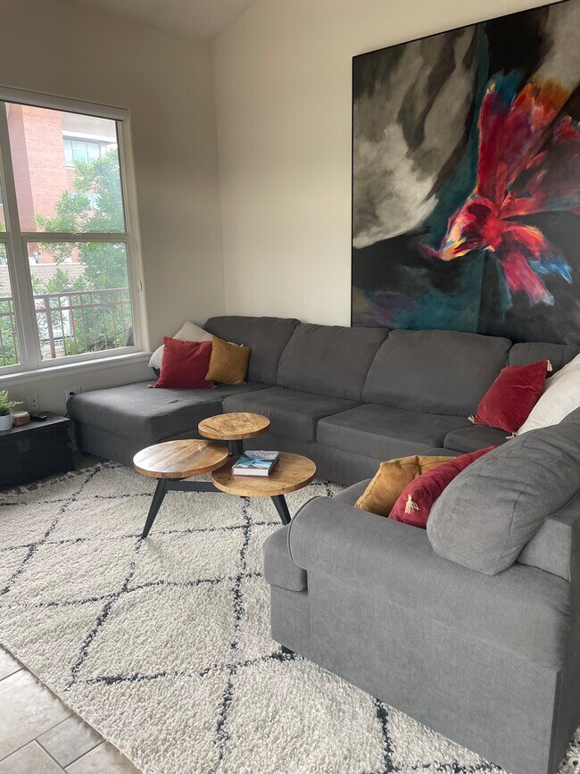 Building Photo - 2100 N Humboldt St