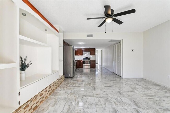 Foto del edificio - 4918 Wabash St