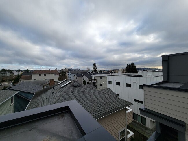 Foto del edificio - Newer Ballard Townhome with Plenty of Outdoor Space for Rent