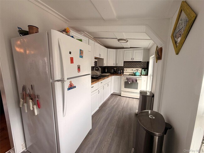 Foto del edificio - 67 Old Albany Post Rd