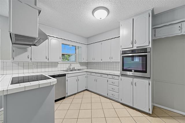 Building Photo - 7604 Mary Dr