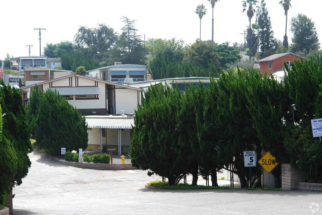 Foto del edificio - Canyon Crest Estates