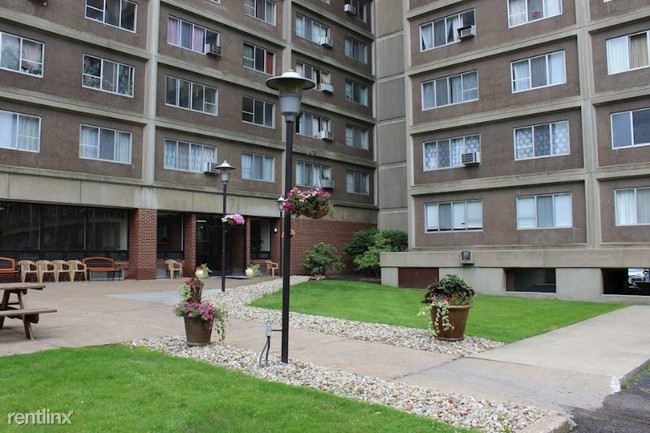 Foto del edificio - 2727 Lancashire Rd