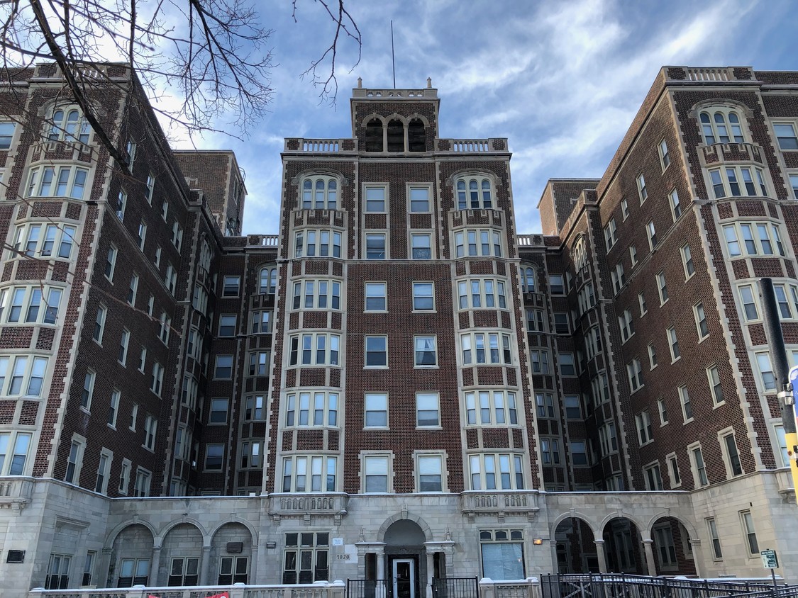 7020 S Jeffery Ave, Chicago, IL 60649 Apartments in Chicago, IL