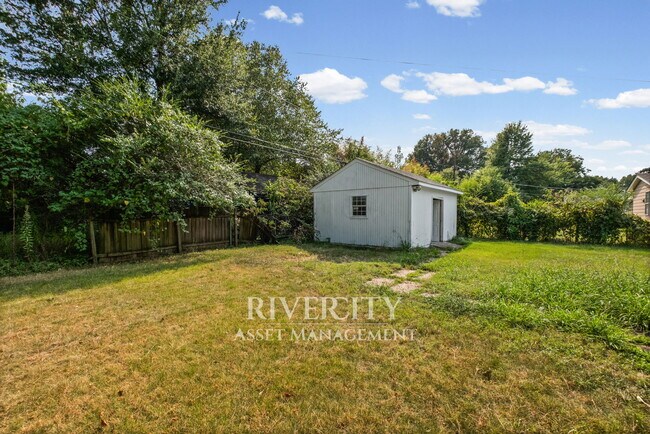 Building Photo - 1507 Abernathy Rd