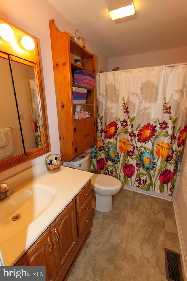 Building Photo - 555 Cattail Run Rd