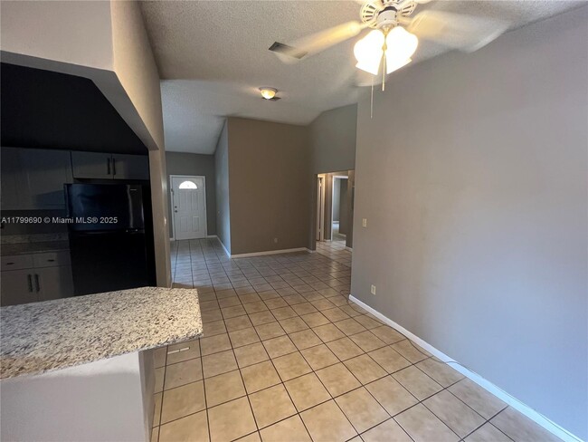 Foto del edificio - 1179 NW 60th St