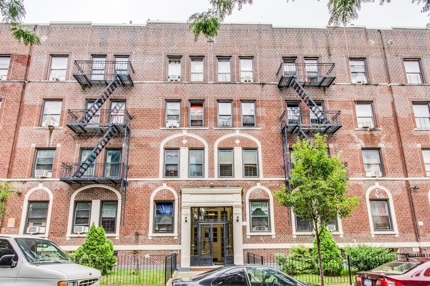 Building Photo - 37-57 80th St