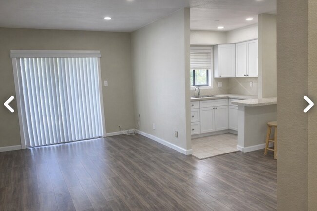 Foto del edificio - 129 Springwood Cir