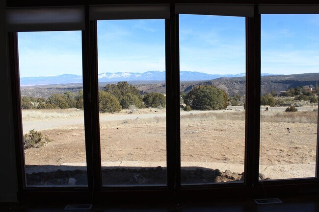 Foto del edificio - 601 La Bajada Way