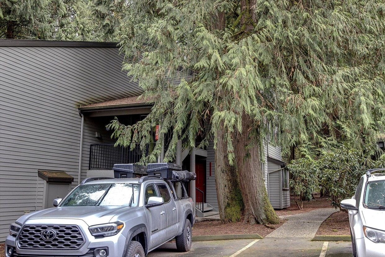 Primary Photo - 2bd/1.75ba Redmond Condo