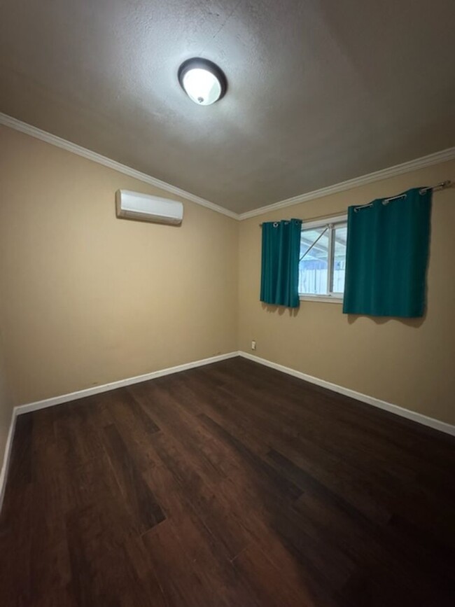 Building Photo - Spacious & Inviting 4-Bedroom Home in Anti...