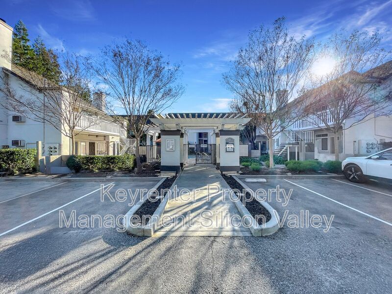 Foto principal - 2968 Moorpark Ave