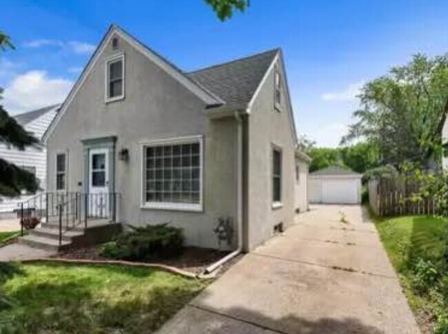 Building Photo - 3608 Noble Ave N