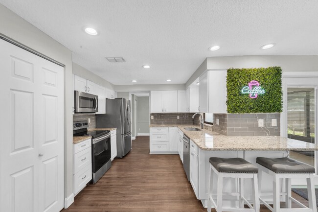 Foto del edificio - 502 Timber Bay Cir E