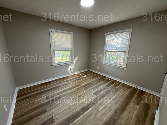 Foto del edificio - $995 - 3 bed 1 bath - Single Family Home
