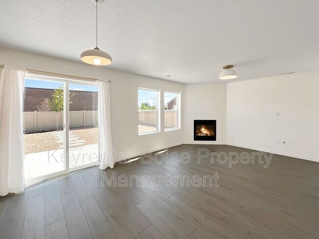 Foto del edificio - 6166 S Carlburg Ave
