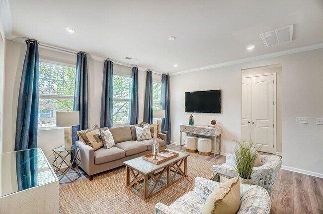 Foto del edificio - 4 Bedroom townhouse in Davidson