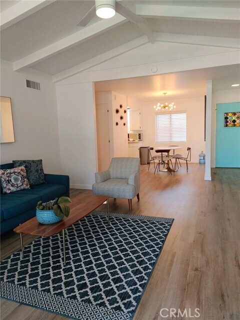 Foto del edificio - 1421 N Sunrise Way