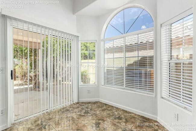 Foto del edificio - 3 Bedroom Home for Rent in Chandler on the...